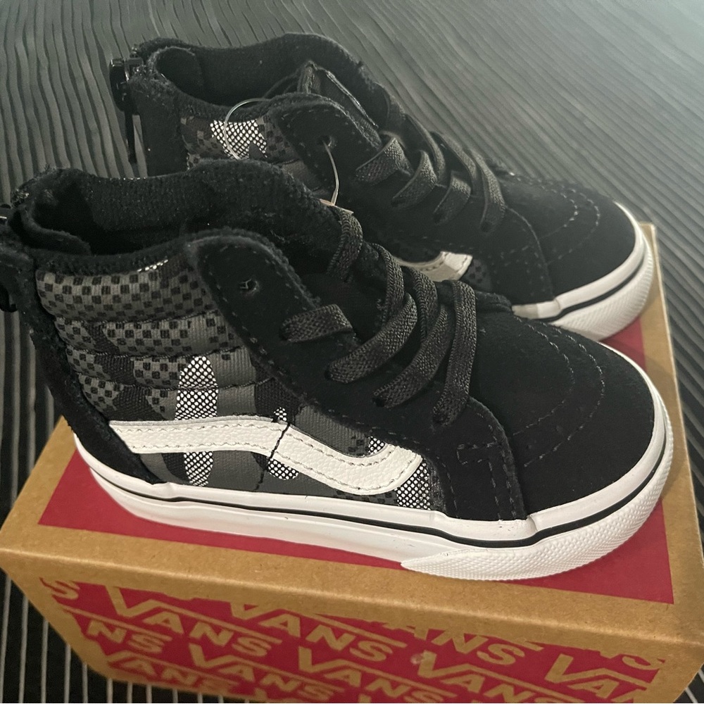 Sk8-Hi Zip Vans